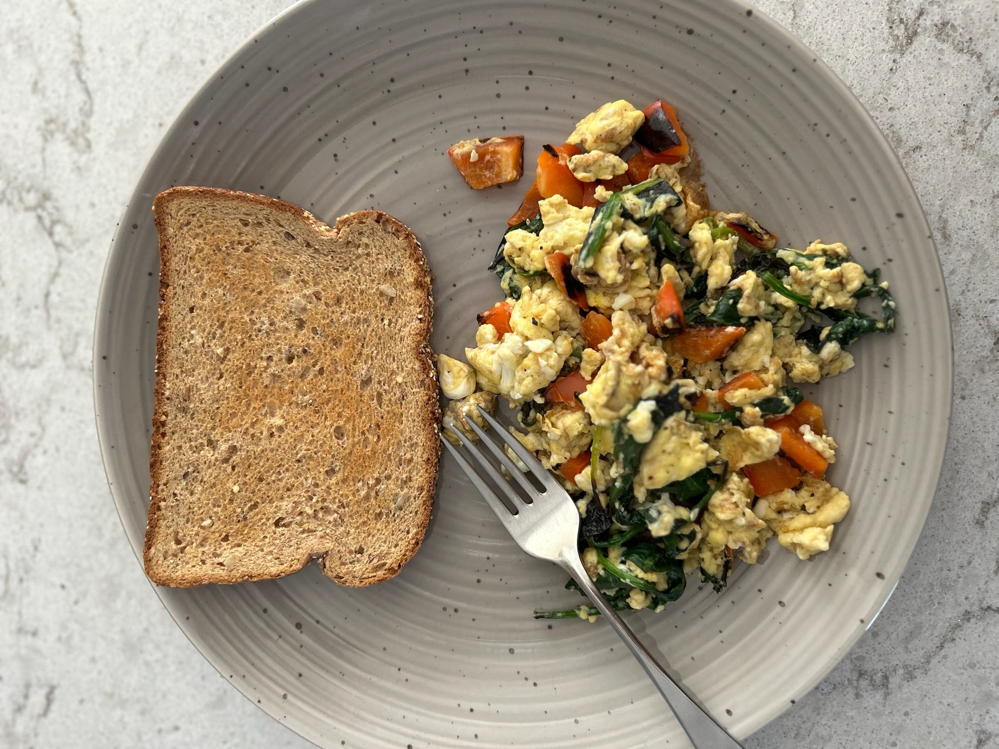Huevos revueltos con verduras