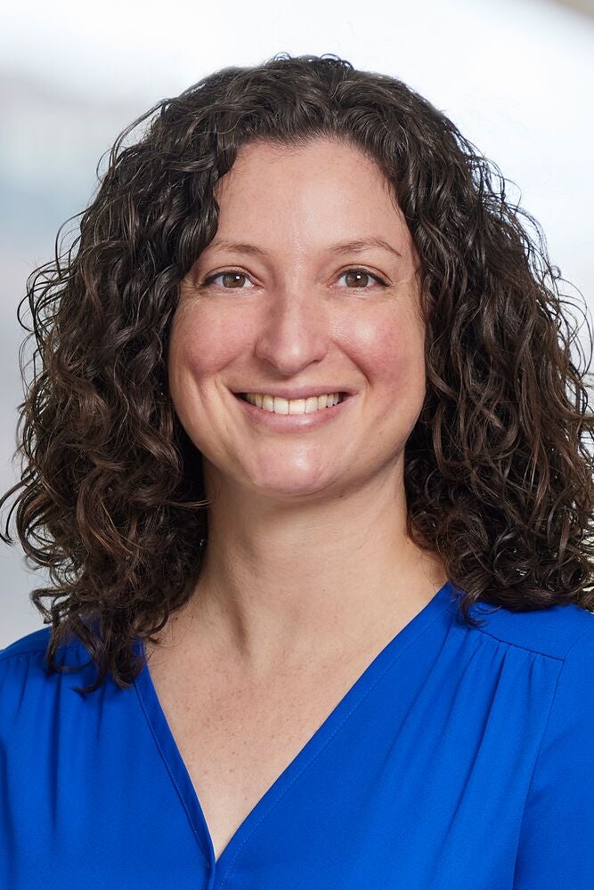 Zoe Weinstein headshot