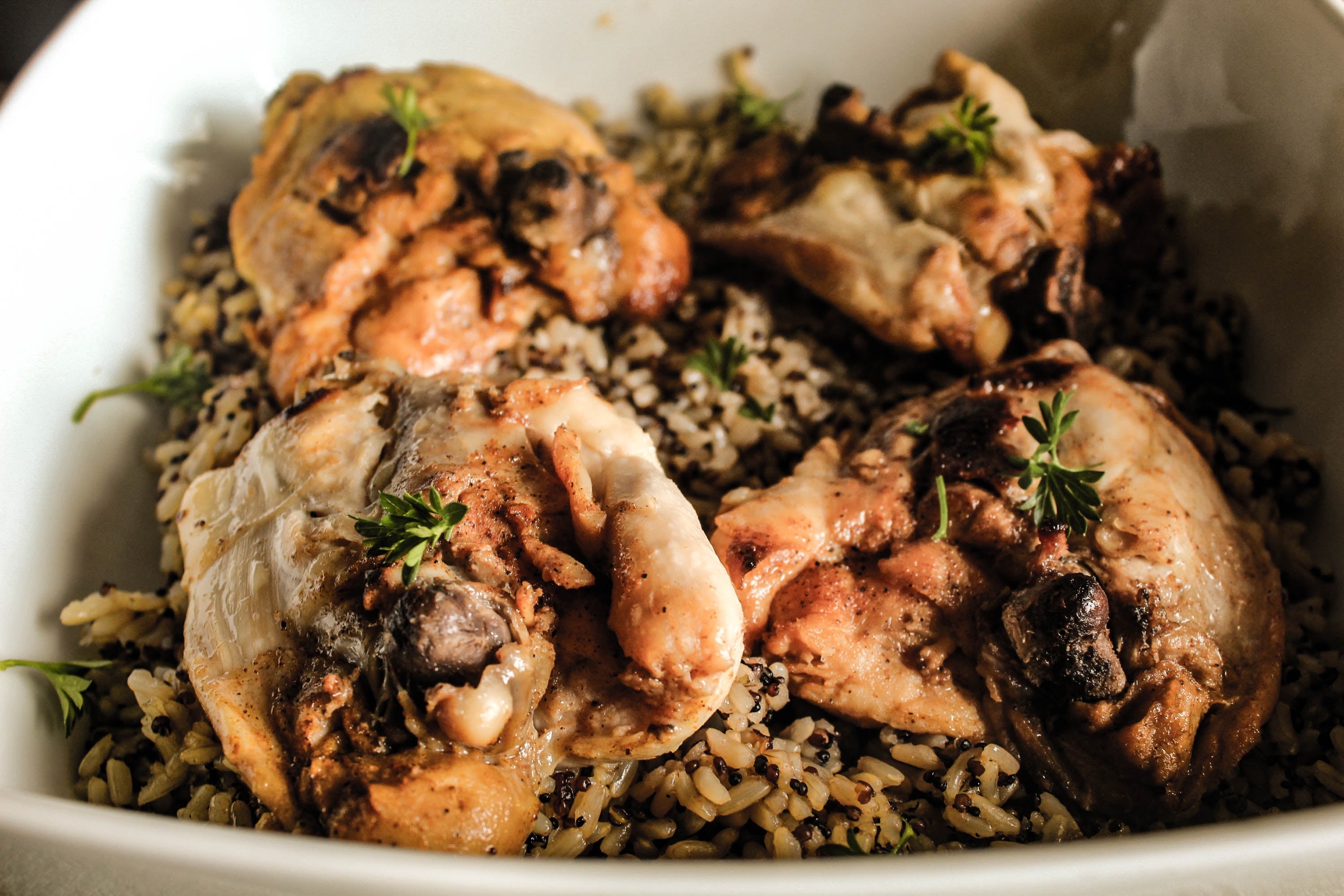 pilaf de arroz y quinoa con pollo asado