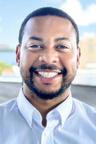 Quinneil Simmons Headshot
