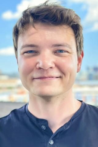 Duncan Schulte Headshot